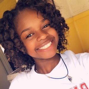 Meet your Posher, Louvenia